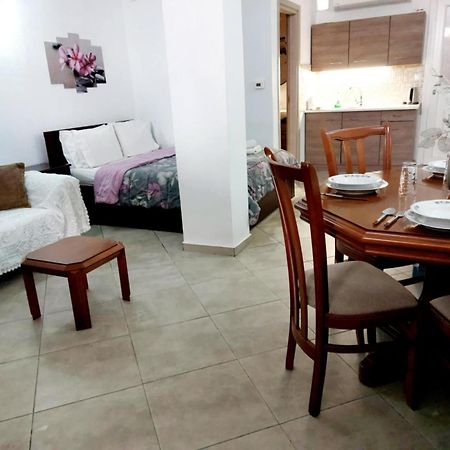Maria'S Cozy Basement Studio ! Volos Luaran gambar
